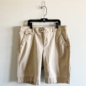 DOCKERS WALKING SHORTS, SIZE 10 MISSES, KHAKI COLOR, POCKETS USED